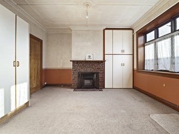 Hilltop Potential – Must Be Sold at Auction