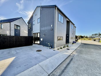 Image 1 of 20