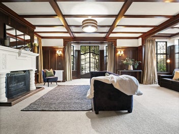 "The Summit" - Historical Elegance
