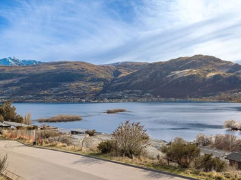 Exclusive location to build.