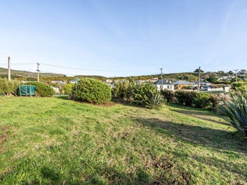 205 Bann Street, Bluff – Coastal Canvas