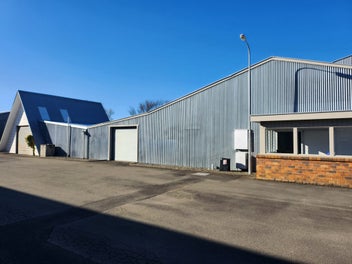 Image 1 of 28