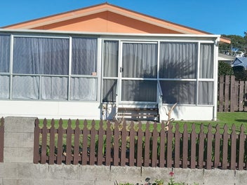 Image 1 of 7