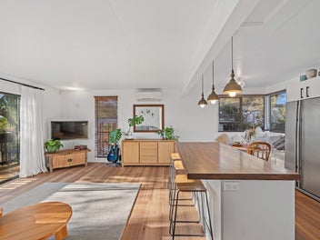 Renovated, Views and Close to the Beach