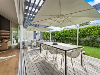Sophisticated Lodge Living in the Matakana Village