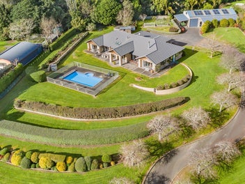 Stunning family home with pool and large shed!