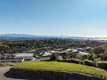 Prestigious Pioneer Heights