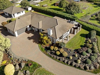 Elevated Elegance in Waiau Pa