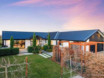 Lakeside Living with Lasting Impression