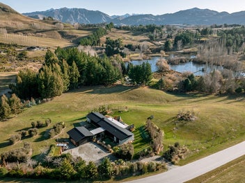 Exceptional Rural Retreat with Breathtaking Views!