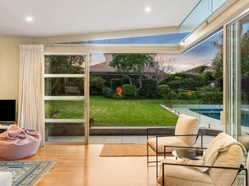 Family Delight, Entertainer's Dream