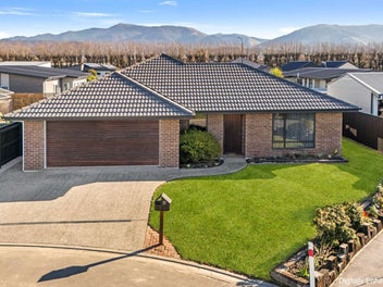 Modern Comforts, Reserve-Side Location
