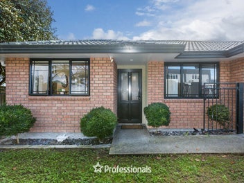 Easy Living, Unbeatable Location