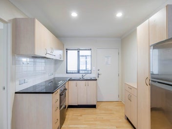 Modern Freehold Apartment in Central Newmarket