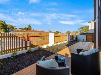 Boutique standalone home, double Westlake zones