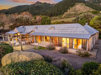 VENDOR SAYS SELL! OCEAN VIEWS, COUNTRY VIBES