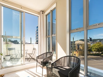 NO BODY CORPORATE & VERY SUNNY TOWNHOUSE