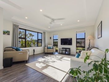 Walk to Wharf - Modern Mapua Village Living