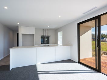 Eastern Oaks, Ducted Heat Pump, Solar System