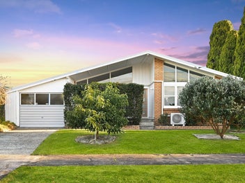 Superb Renovated Living – Must Be Sold!