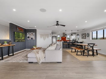 ELEVATED LIFESTYLE, ENTERTAINER'S DELIGHT!