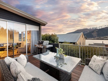 Live the Peninsula lifestyle