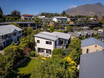 Live the Peninsula lifestyle