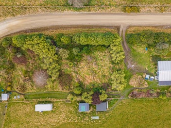 Off-Grid Living Starts Here – 5.4750ha