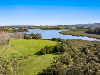 39.5-Hectare Coastal Estate in Matakana