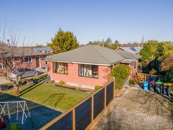 Effortless Living in a Sought After Location