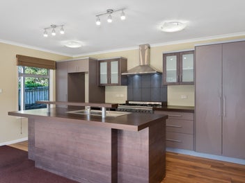 Sun-Drenched Home, Reserve Outlook