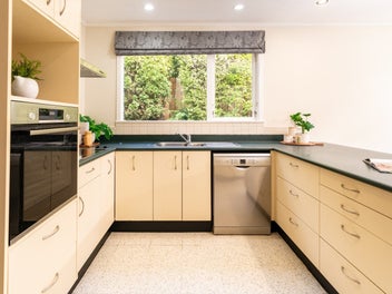 LOVELY 3-BEDROOM FAMILY HOME IN KARORI