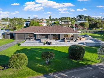 On Point - Coastal Gem