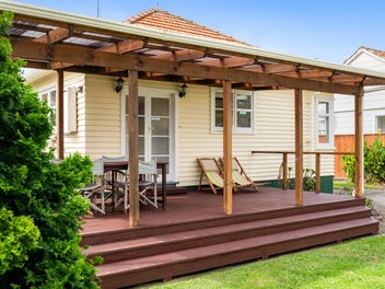 Marewa sun-trap hits the spot