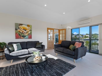 Spacious Family Living With A View..
