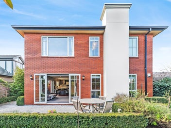 Timeless Elegance, Prime Location – It Has It All!