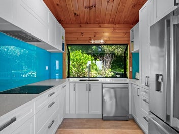 Large Family Home With Chickens Included