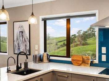 SHARP PRICE! MODERN COUNTRY LIVING