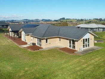 Lavish country living – space and modern comfort