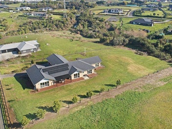 Lavish country living – space and modern comfort