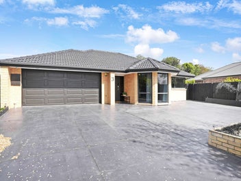 Seller Says SELL - Unique Sunny, Spacious home