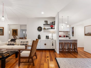 Chic 2 Bedroom Apartment Alternative