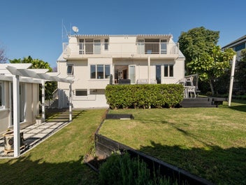 Forever Family Home in Sensational Location
