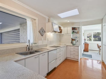 What an opportunity 16 Stormont Place