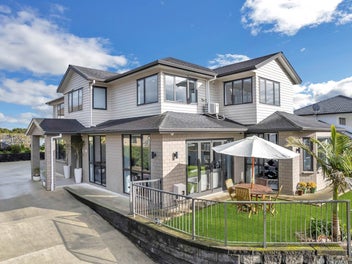 Your Spacious Family Haven Awaits in Manurewa!