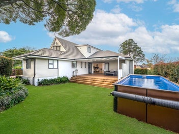 Exceptional Family Residence in Prime Epsom DGZ
