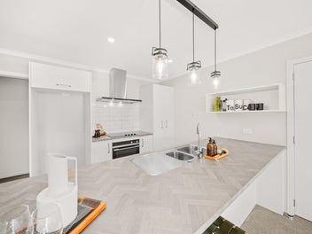 Easy Living, Great Location!