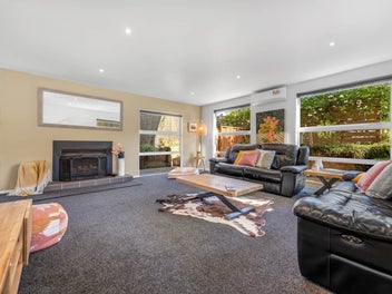 TIME'S UP - URGENT SALE REQUIRED