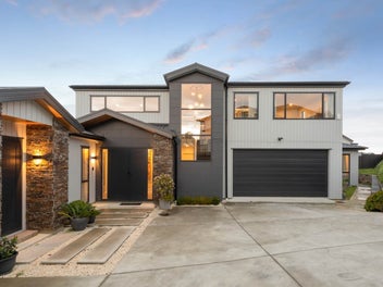 Luxury 7-Bed Builder’s Home with Private Wing
