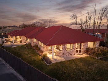 Room to live and grow - Owners Relocating